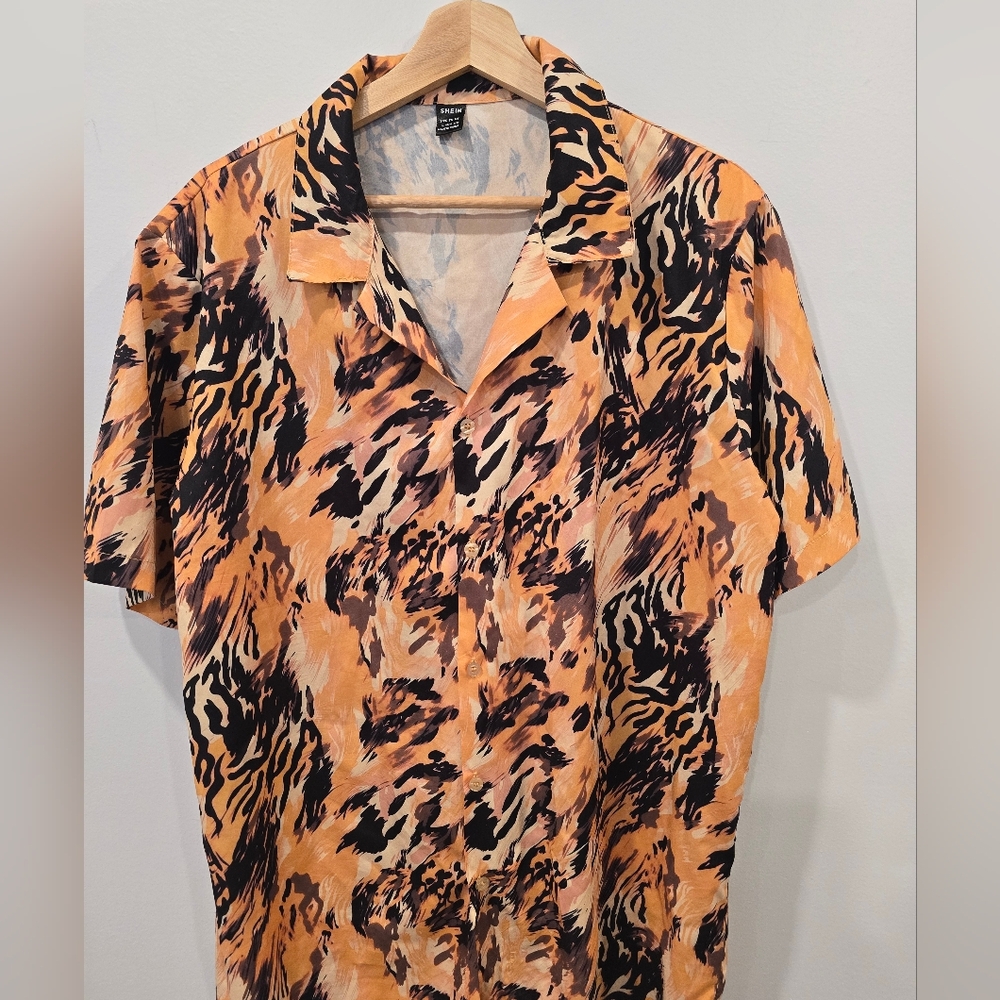 SHEIN Men's Orange and Black Abstract Shirt